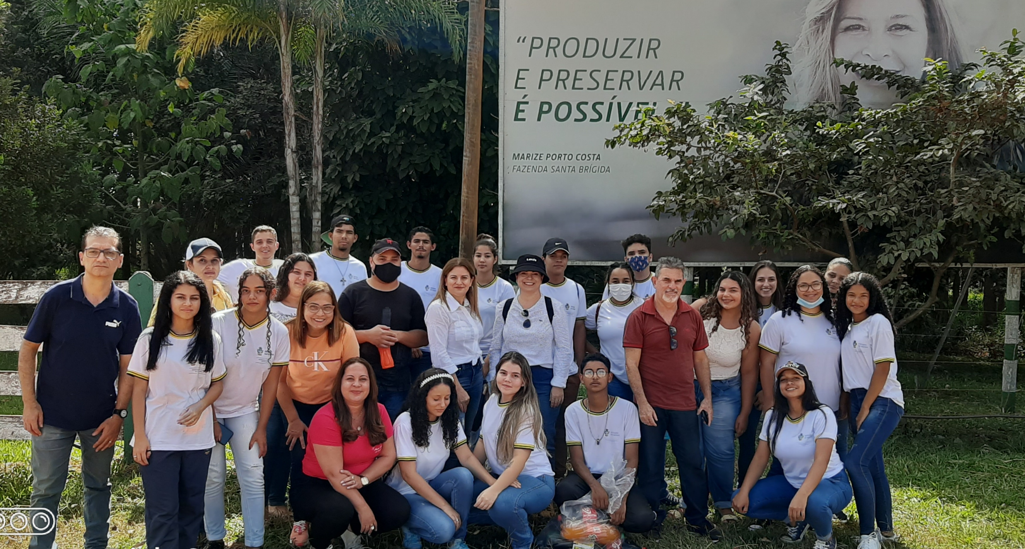 Estudantes da trilha de Agropecuária em visita a fazenda de Ipameri