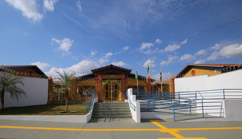 Cepi Parque Estrela D'Alva XIII, escola de padrão século 21 foi inaugurada pelo Governo de Goiás