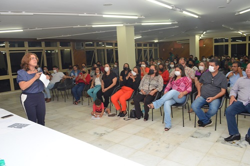 Secretária de Estado de Educação se reúne com gestores da CRE de Goiás