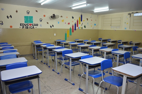 Sala de aula de escola estadual em Goiás